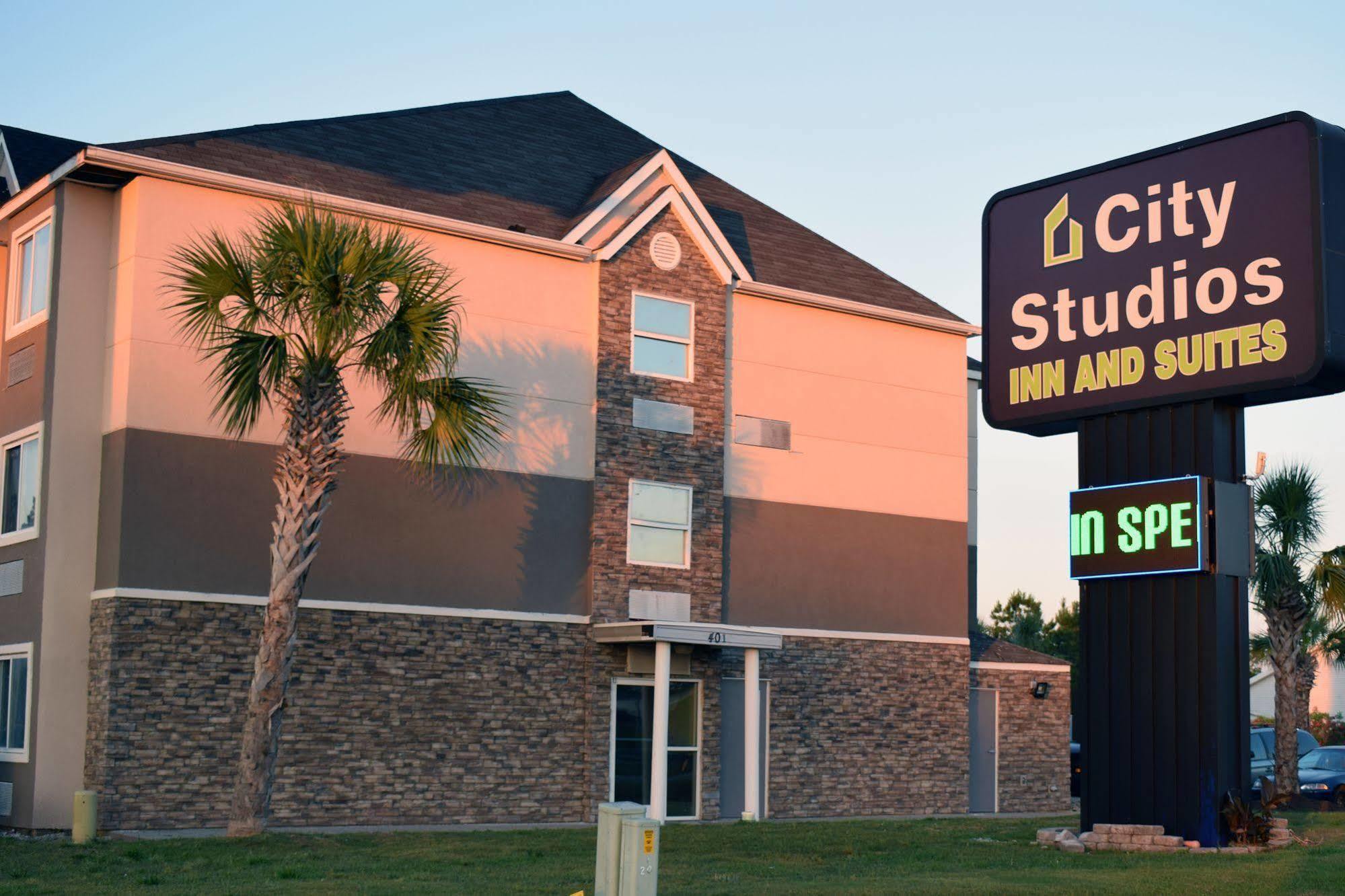 Quality Inn & Suites Myrtle Beach Near Outlets Exterior photo
